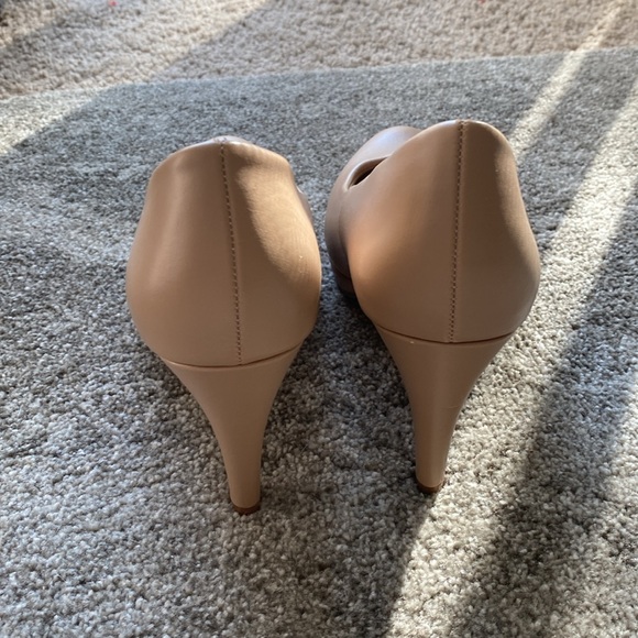 Nude Heels - Picture 4 of 8